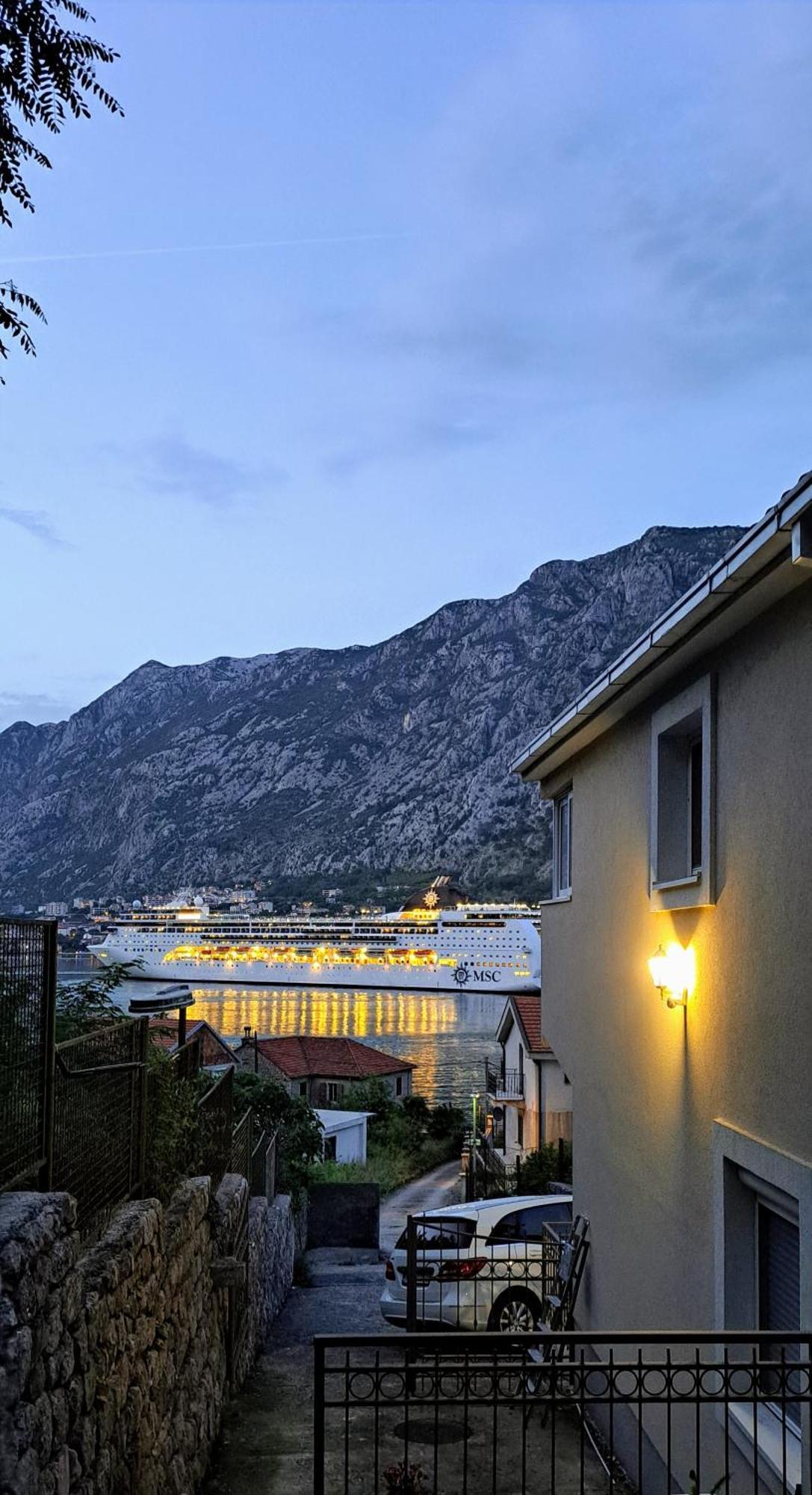 Apartment Vujosevic D&D Kotor Exteriör bild